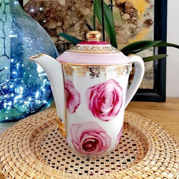 théière cafetière porcelaine limoges, décor roses, revisité par artiste, doré, capacité 1.5 litre