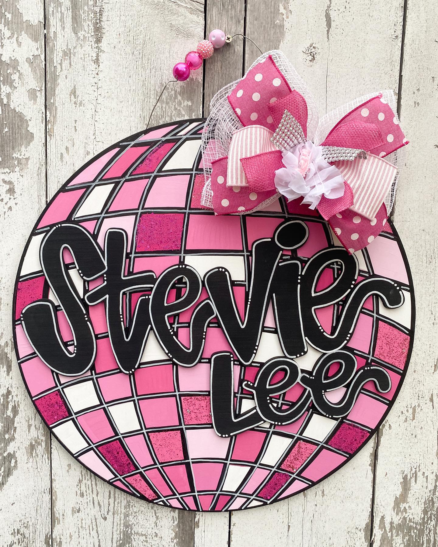 ピンクWelcome壁掛けデコパージュ Personalized Door Hanger, Welcome Door Hanger, Pink Disco Ball