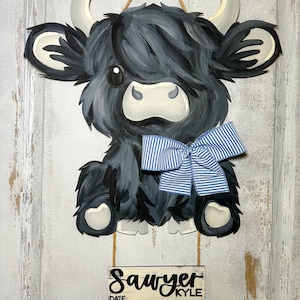 Highland Cow Sign, Door Hanger, Highland Cow, Nursery Sign, Baby Stats Sign, Baby Announcement, Baby Shower Gift, Nursery Decor, Baby Sign