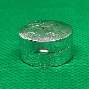 Vintage 925 Sterling Silver 18mm Round Engraved Pill Box