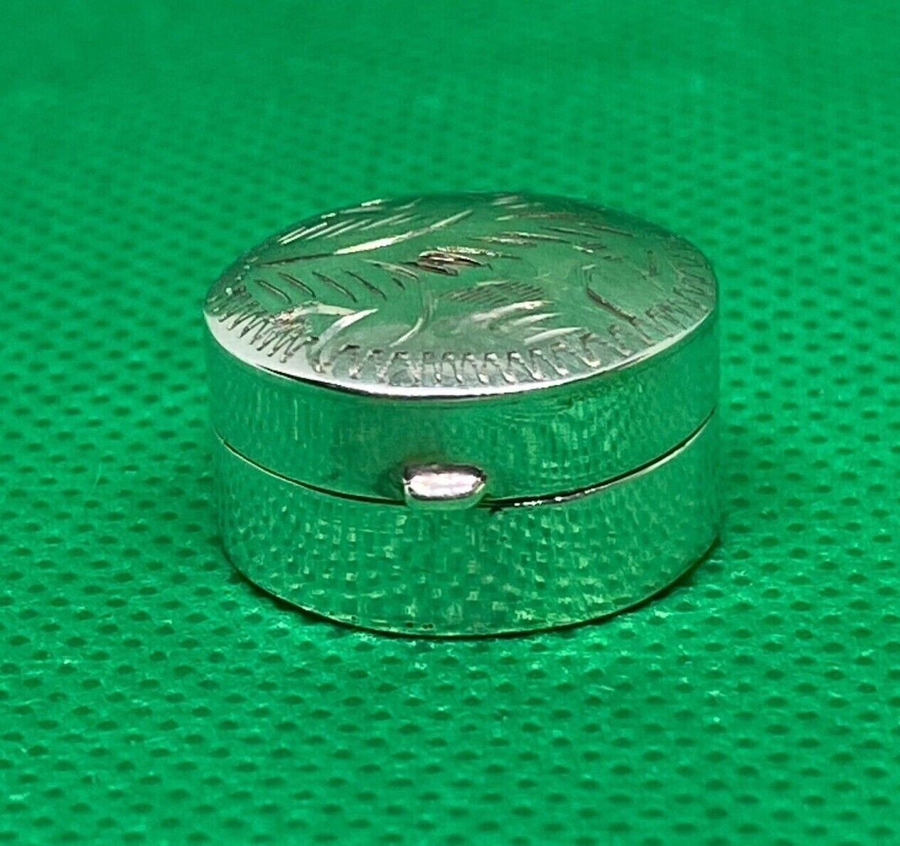 Vintage 925 Sterling Silver 18mm Round Engraved Pill Box