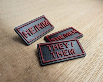 Custom 3D Printed Pronoun Pin with NFC Tag - Personalized LGBTQ+ Badge for Events & Everyday Wear