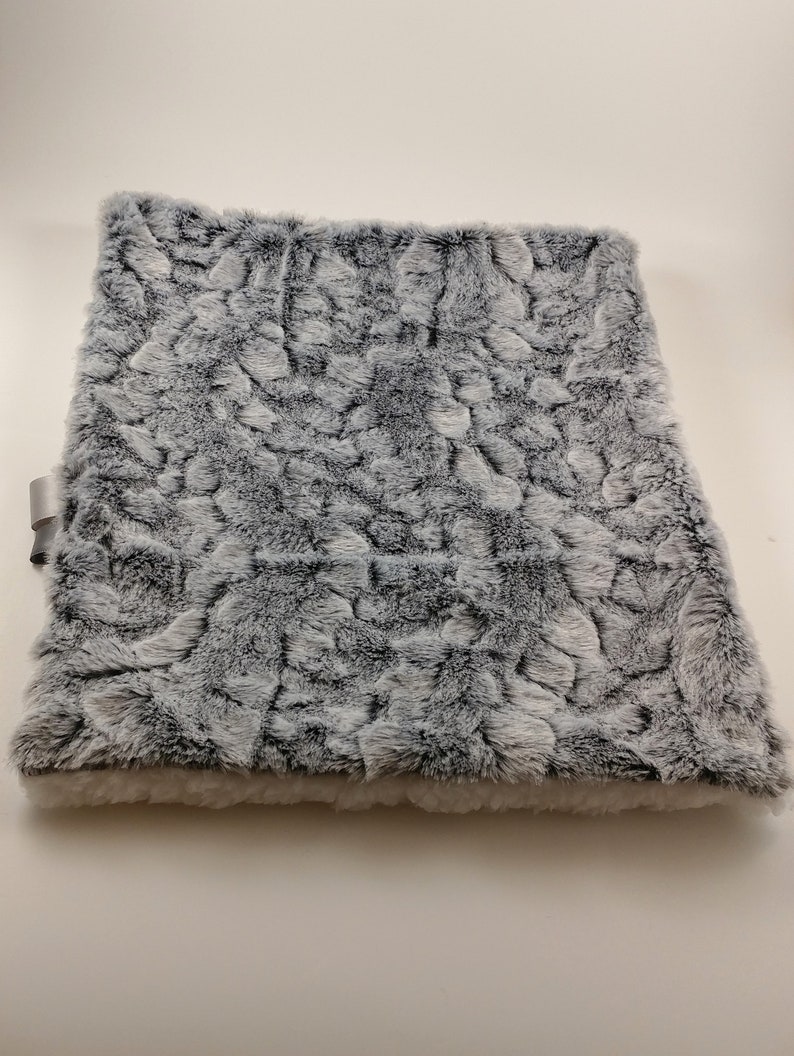 Lovey, Baby Boy, Baby Girl, Security Blanket, Grey, Sherpa, Faux Fur, Fluffy, Cozy, Baby Toy, Mini Blanket, Animal, Sensory, Soft,Infant Bild 3