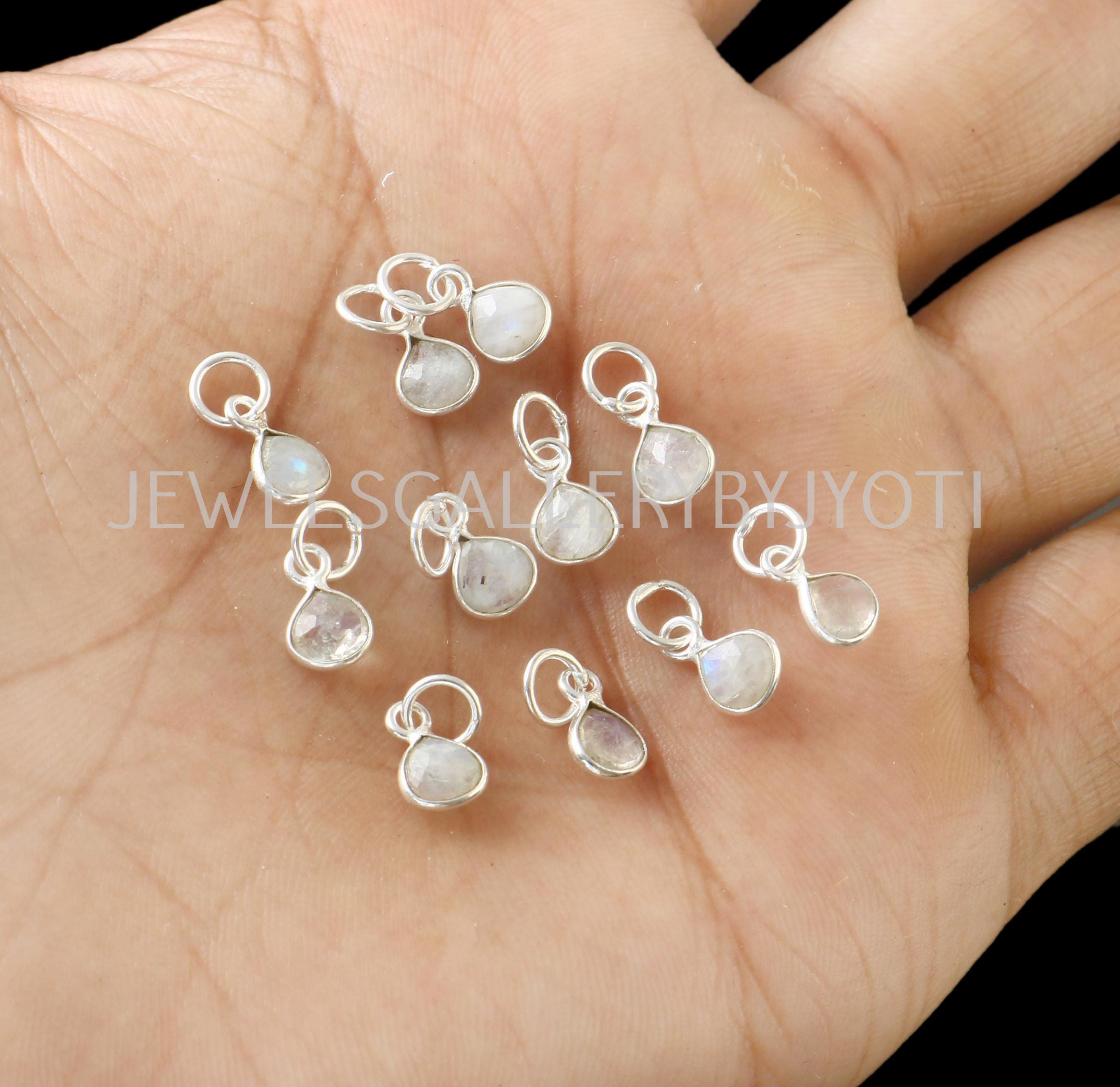 レインボームーンストーンハートシェイプジェムストーンペンダント