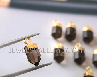 Dije en forma de lápiz de cuarzo ahumado, dije de piedra natural galvanizada, dije de fantasía de cuarzo ahumado (6 x 10 mm aprox.)