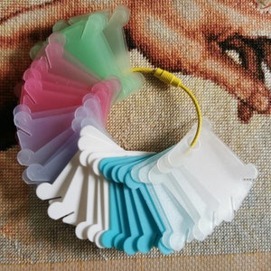 Plastic Floss Bobbins: Embroidery Thread Organizer Tool