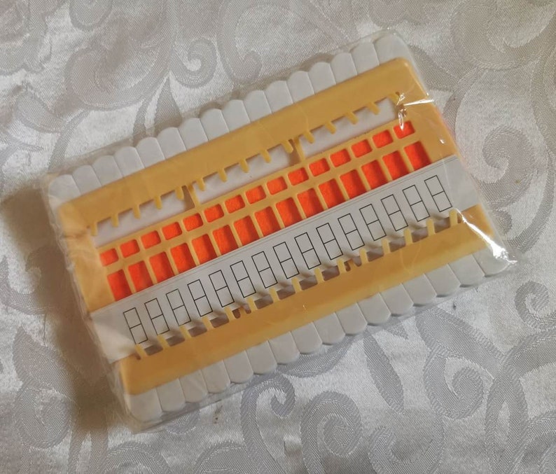 Floss Organizer Cross Stitch Kit Embroidery Thread Project Card 30 Positions Sewing Needle Pins Holder Craft Tools Accessory Orange