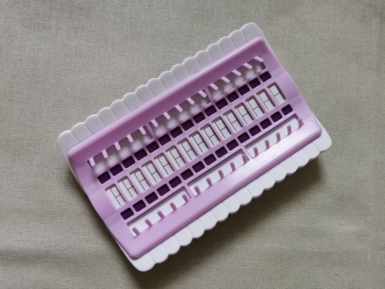 Floss Organizer Cross Stitch Kit Embroidery Thread Project Card 30 Positions Sewing Needle Pins Holder Craft Tools Accessory Light purple