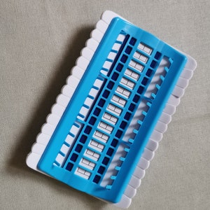 Floss Organizer Cross Stitch Kit Embroidery Thread Project Card 30 Positions Sewing Needle Pins Holder Craft Tools Accessory Light blue