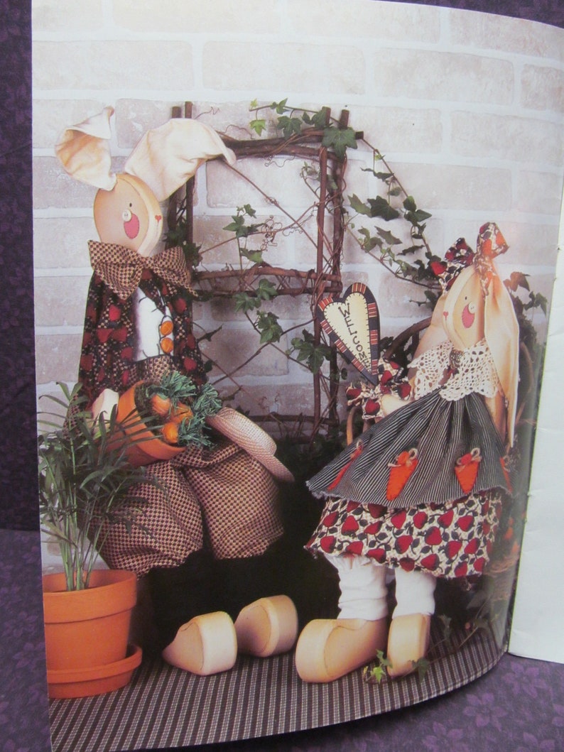 Jill Webster Debbie Crabtree Lewis Cara Bradshaw Tole Painting and Decorative Craft Painting Pattern Booklet A Springtime Gathering