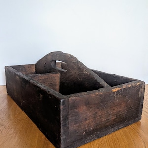 Rustikaler Holzkorb