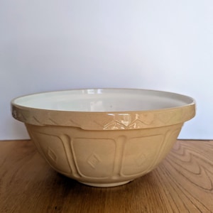 Vintage Mason Cash ceramic mixing bowl