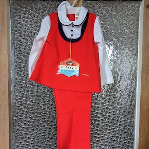 Costume vintage rouge-orange et blanc non porté pour tout-petits des années 1970