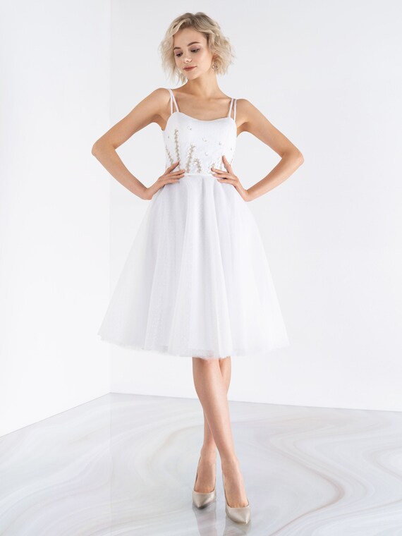 Robe De Mariée Courte Blanche Robe De Mariée Jaune Vert Tulle Pois Boho Plage Lumière Simple Moderne Sexy Open Party élégant Robe Formelle Boho