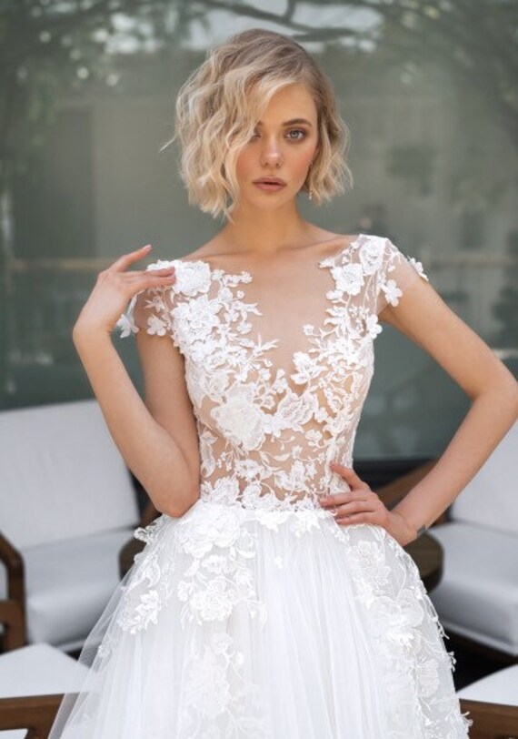 elegant bohemian wedding dress