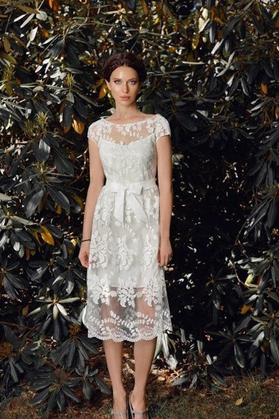 Boho Short Wedding Dress and Mini Dress with a Relaxed Fit for Effortless Style