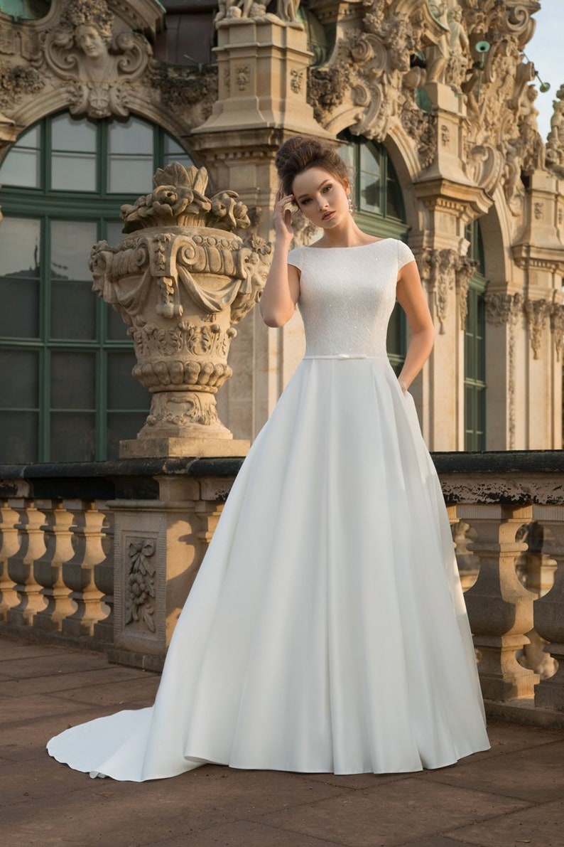plus size wedding dress with pockets