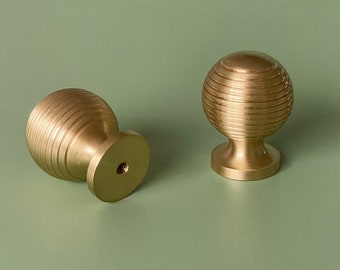 Gałka meblowa Beehive z mosiądzu: lity brąz w stylu skandynawskim