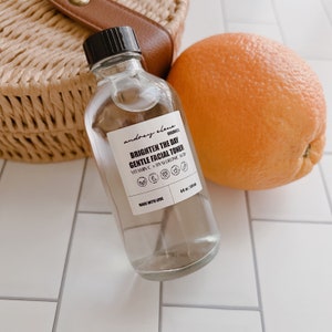 BIO-GESICHTSTONER mit Vitamin C und Hyaluronsäure • Natürlich, nachhaltig und umweltfreundlich • Bio-Hautpflege für empfindliche Haut