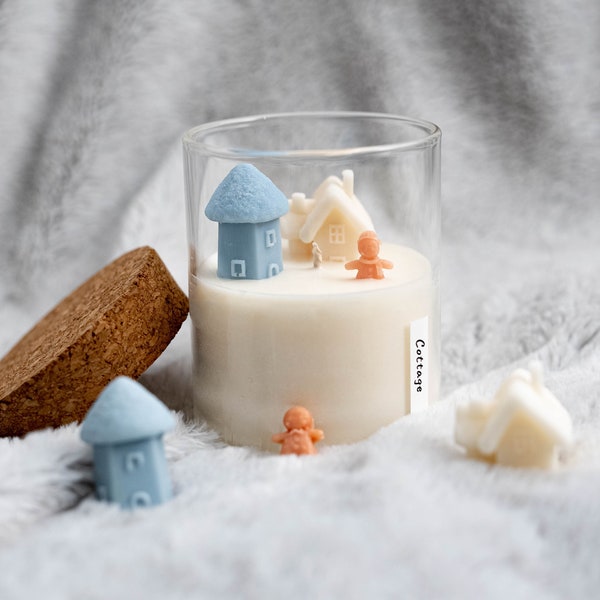 Cottage in the snow candle | Winter Cabin | Soy Candle | Secret Santa gifts | Winter wonderland decor | Holiday decoration | Gift exchange