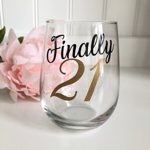 21e verjaardag wijnglas/21e borrelglas/21e verjaardag/Finally Legal/21 verjaardagscadeau/Finally 21/Legal AF/Mijlpaal verjaardagscadeau/21 opnamen