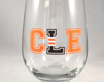 CLE L Striped Cleveland Browns Wine Glass/Cleveland Browns Gift Idea/Cleveland Wine Glass/Cleveland Gift Idea/NFL Football/Browns Beer Glass