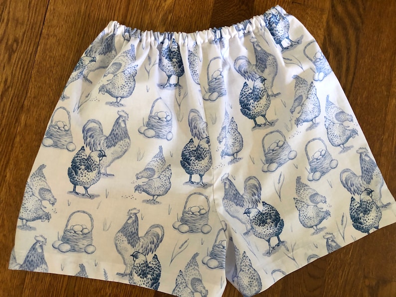 Blå och vita tuppar i bomull, kycklingpyjamasshorts - strandshorts, pyjamasshorts, pyjamasshorts, finns i storlekarna XS-XXL med justerbar midja bild 2