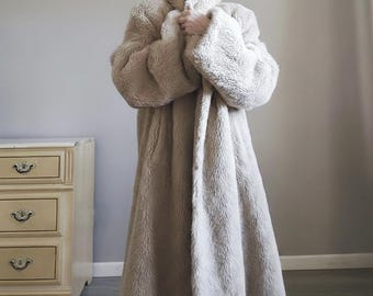 Abrigo de lujo vintage de lana auténtica con forro de borrego y pelo de osito de peluche / Corte acampanado en A / Abrigo largo y mullido de lujo hecho a mano - Glamour Old Money - Talla L/XL