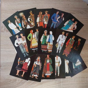 Ukrainische Vintage-Tracht-Postkarten (19er Set) - Traditionelles Ukrainisches Kleid, &#39;Mystetstvo&#39; Editions, 1983