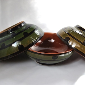 Set van 3 handgeschilderde Oekraïense decoratieve aardewerk borden uit de jaren 60