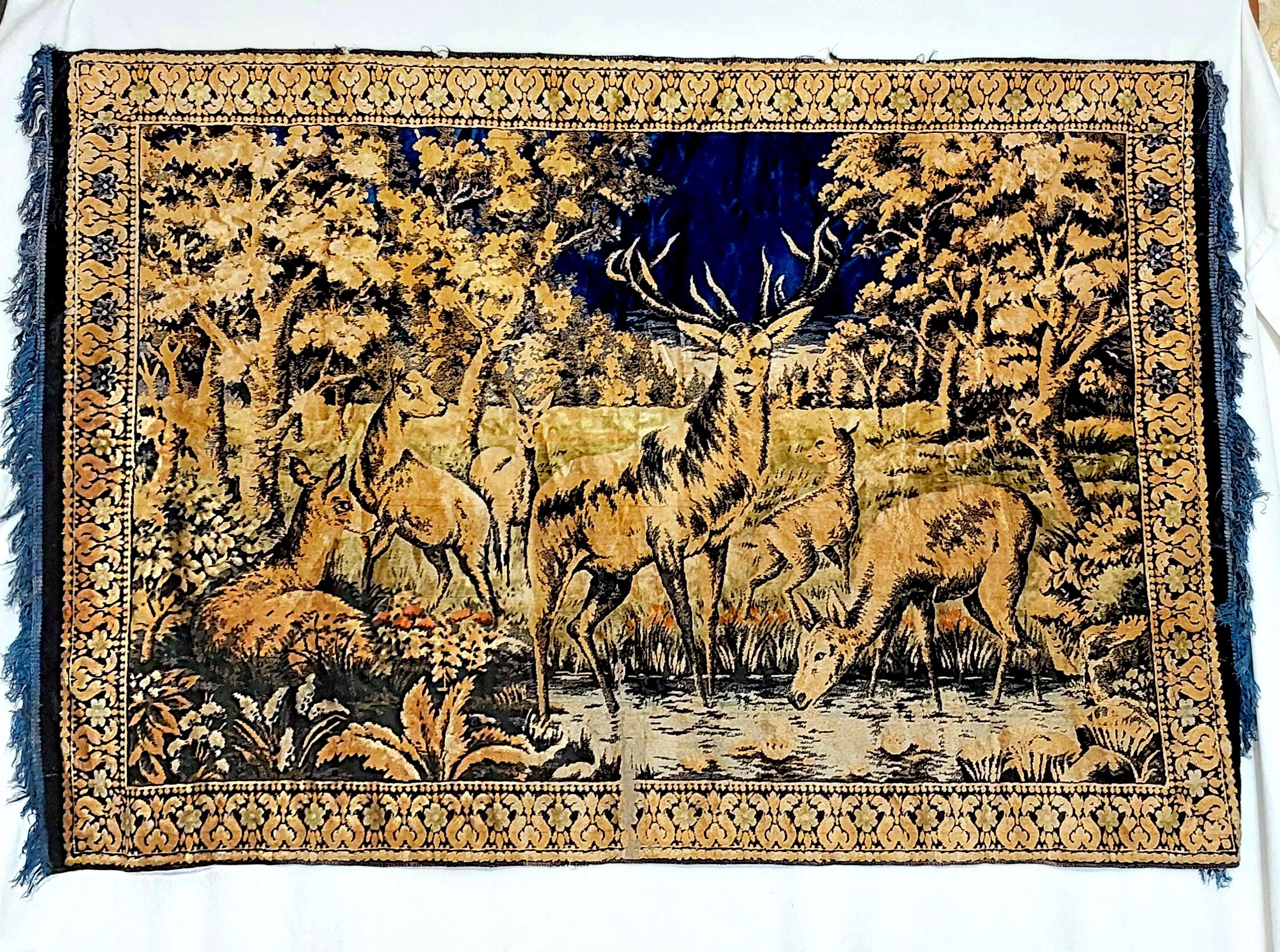 鹿ベルベットのタペストリー壁掛け、野生動物の敷物、豪華なテーブル