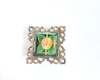 Broche Ancienne En Plexiglas Et Fleurs - Bijou Vintage - Occasion - Décoratif Années 70