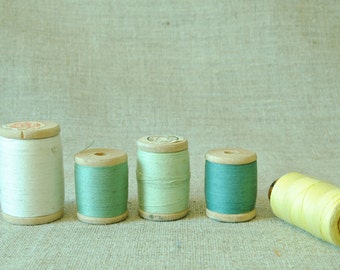 Carretes de madera de hilo - conjunto de 5 carretes de colores con hilo de algodón soviético, decoración de costura