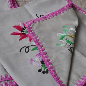 Petites serviettes invitées brodées. - Le blog de broderie.titoune.over