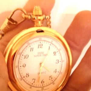 Montre de poche UNIQUE À QUARTZ 1990 avec couvercle qui s&#39;ouvre et chaîne