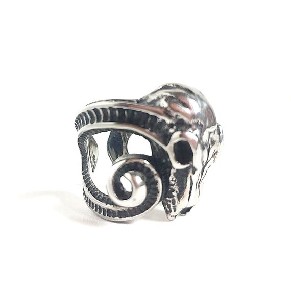 Rammer.リング.バイカー.silver.スカル.ゼウス.rock Vintage Ram Skull Ring: Stainless Steel Biker Rocker Jewelry - Etsy