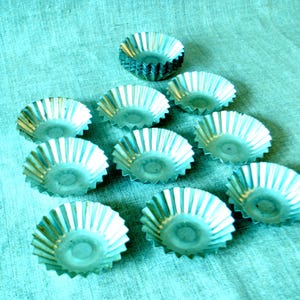 Set of 18 metal baking dishe, Forms for cupcake, Muffin Pans,metal muffins-1980
