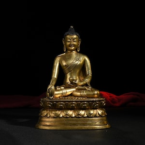 Golden Buddha Statue/Tibetan Gilded Bronze Buddha Statue/Buddhist Art/Nepal/Meditation/Bronze Sculpture/Collectible Antiques/Religious Items