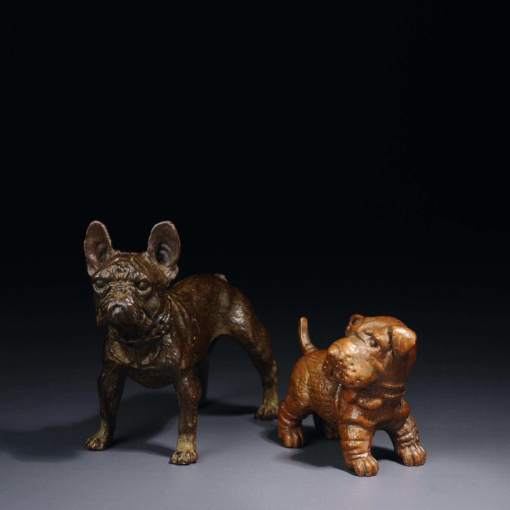 ブロンズ犬の父と息子の彫刻：アールデコ調のホームデコレーション