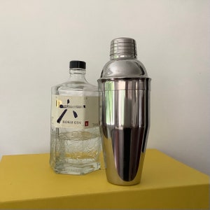 Vintage Stainless Steel Cocktail Shaker, 18/10 Quality Polished Metal