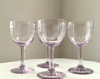 Quartetti da liquore antichi in cristallo tagliato color lilla Art Déco