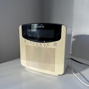 Radio réveil Naf Naf cube - Collection