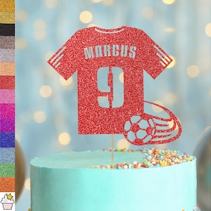 Cakeshop Personalisierte Fußball Shirt Glitter Cake Topper mit Streuseln | Benutzerdefinierte Farbe Name & Alter doppelseitige Glitzerkarte Kuchendekoration