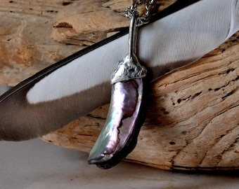 Pendentif naturel en forme de coquillage d'ormeau poli Coquille spirituelle mystique de l'océan pour calmer la guérison et apaiser Collier soudé fait main.