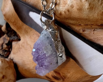 Grappe de cristaux d'améthyste Pendentif violet naturel Pierre mystique pour la paix, l'espoir, le courage et la guérison Collier soudé fait main