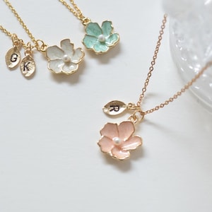 パーソナライズされた桜のネックレス、ピンクの花のネックレス、青、白、イニシャルネックレス、フラワーガールギフト、ブライズメイドギフト、桜