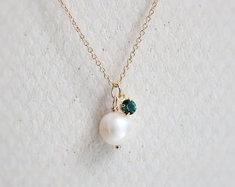 Freshwater Pearl and Emerald necklace, Genuine pearl, Green stone necklace, Birthstone, Bridesmaid necklace, Wedding necklace, Flower girl