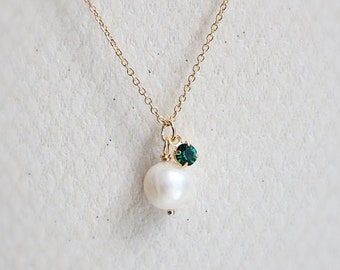 Freshwater Pearl and Emerald Necklace, Genuine Pearl Necklace, Bridesmaid necklace, Green stone, Bridal necklace, Flower girl gift
