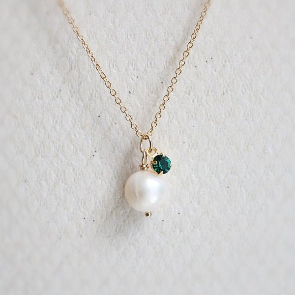 Freshwater Pearl and Emerald Green stone necklace, Genuine pearl, Birthstone, Bridesmaid necklace, Wedding necklace, Bridesmaid gift