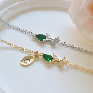 Pulsera de flores personalizada, Pulsera de tulipán esmeralda, Pulsera de flores con inicial, Regalo para niña de las flores, Regalo para dama de honor, Joyas de novia, Para ella